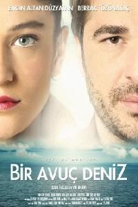 Poster for Bir Avuç Deniz (2011).