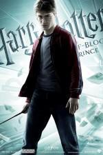 Poster for 'Harry Potter': Behind the Magic (2005).